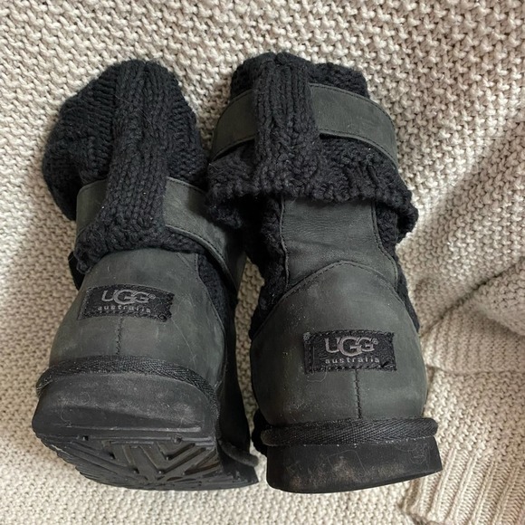 Black Cassidee Knit and Leather Uggs, Size 6 - Picture 4 of 5